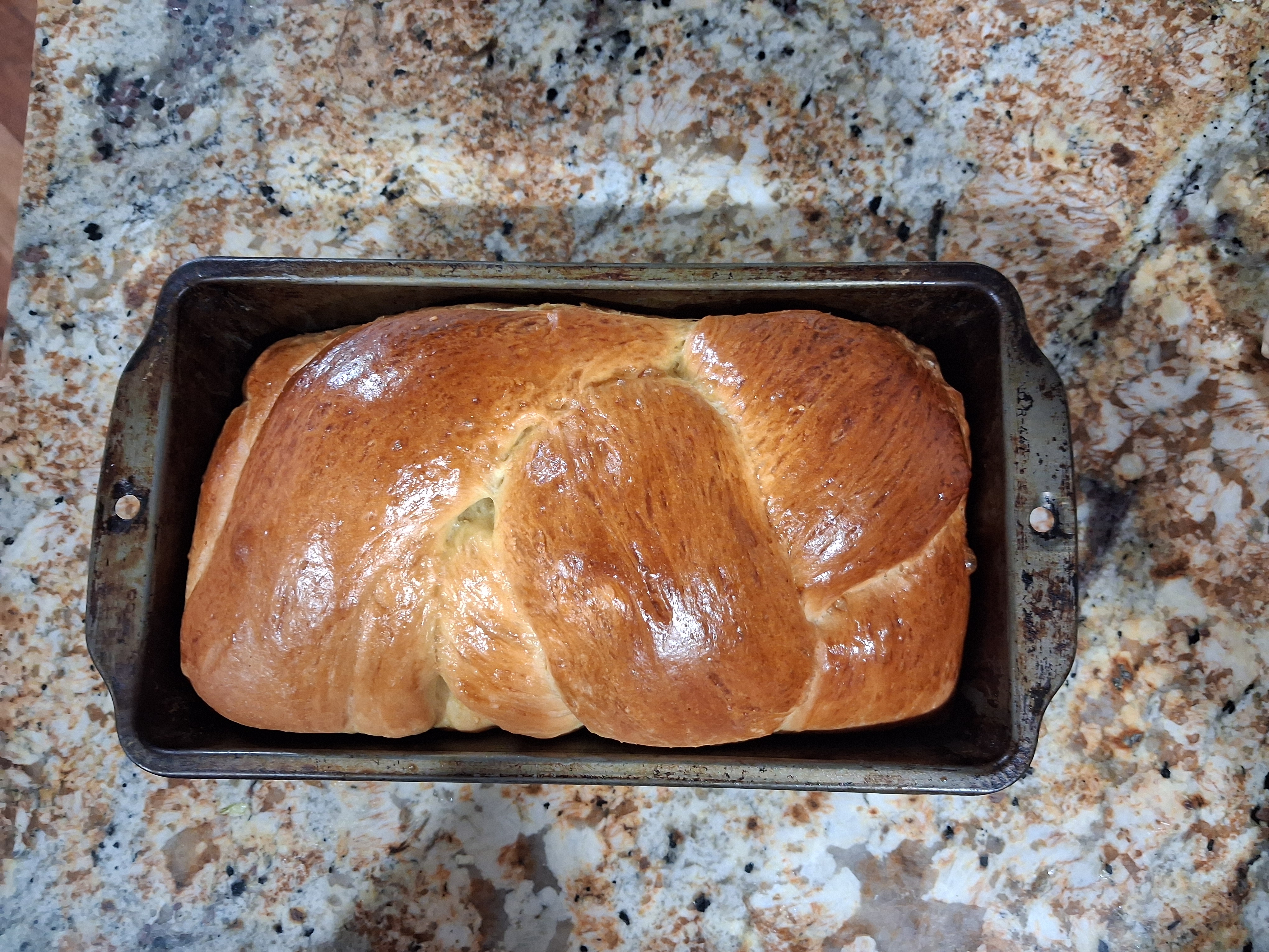 Challah before slicing